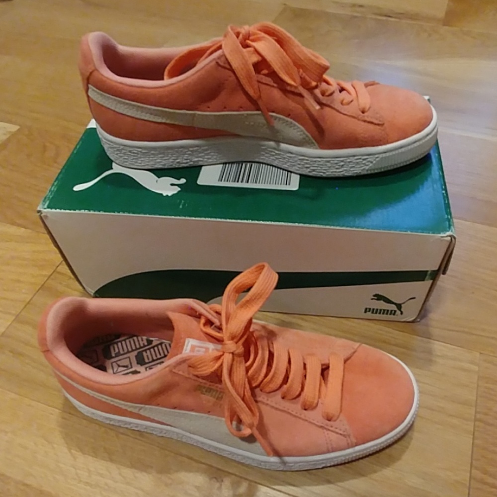 Sneakers